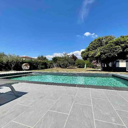 Logements Chaleureux Dans Maison Avec Piscine A 35 Min De Lyon Alix Exteriér fotografie