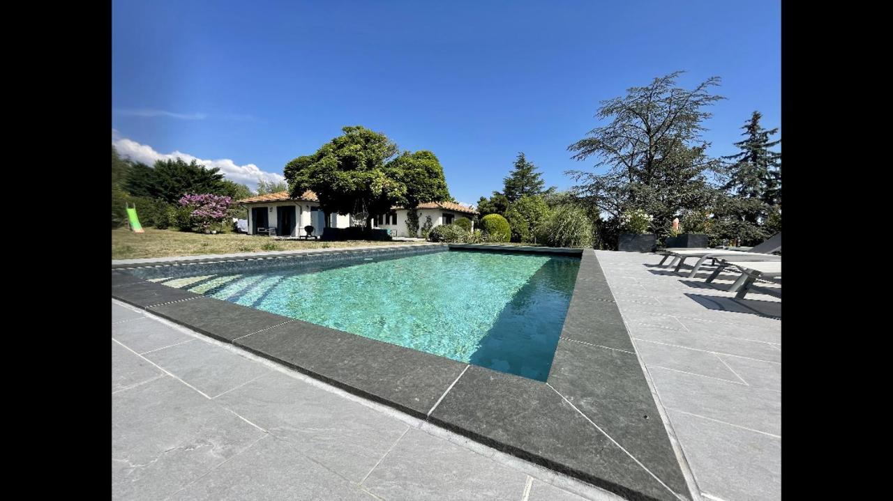 Logements Chaleureux Dans Maison Avec Piscine A 35 Min De Lyon Alix Exteriér fotografie